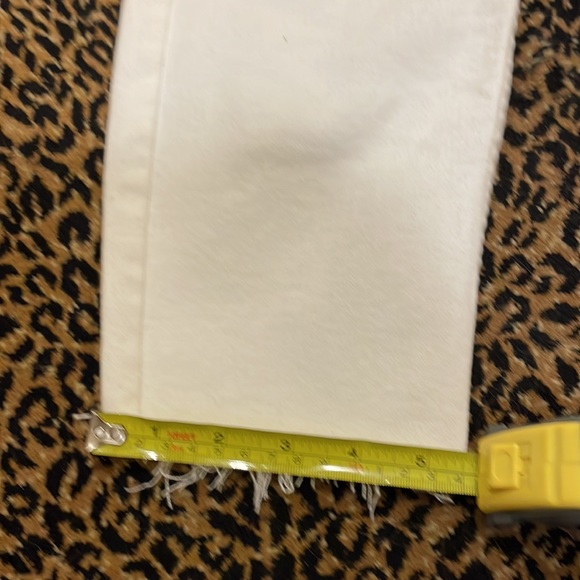 MANGO (MNG)white denim shorts. Raw hem Size label is European. Approx size 24 - Picture 6 of 8